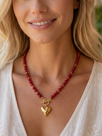 Kaia Ruby Heart – naszyjnik z czerwonego jadeitu